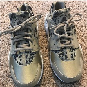 Nike Hurache Leopard Print Sneakers